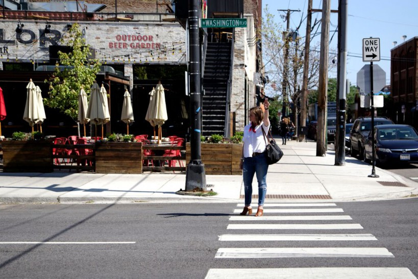 Woman-short-hair-Chicago-Street-Taxi